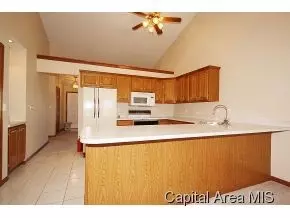 7106 Piper Glen Dr, Springfield, IL 62711 photo 5
