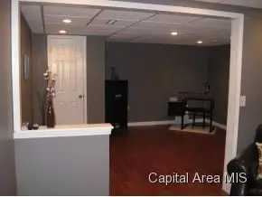 1605 Brenda, Springfield, IL 62702 photo 13