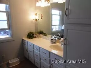 720 Milton, Springfield, IL 62702 photo 11