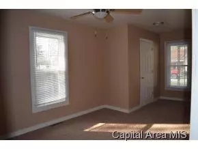 216 Ebony, Thayer, IL 62689 photo 4
