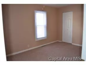 216 Ebony, Thayer, IL 62689 photo 2