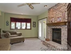 1616 Devonwood, Springfield, IL 62704 photo 4