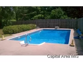 1616 Devonwood, Springfield, IL 62704 photo 2
