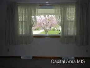 2076 Faringdon, Springfield, IL 62702 photo 4