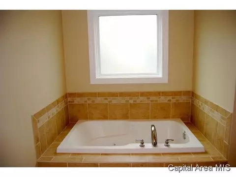 4811 Savoy Dr, Springfield, IL 62711 photo 17