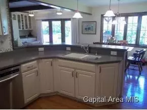 6 Bridge Ter, Springfield, IL 62704 photo 8