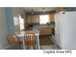 127 W Cedar St, Springfield, IL 62704 photo 2