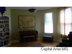 127 W Cedar St, Springfield, IL 62704 photo 5