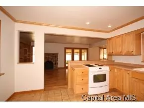 35 Marshall Ct, Springfield, IL 62712 photo 5
