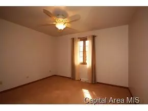 35 Marshall Ct, Springfield, IL 62712 photo 12