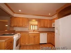 35 Marshall Ct, Springfield, IL 62712 photo 6