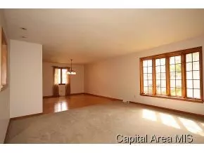 35 Marshall Ct, Springfield, IL 62712 photo 4