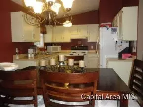5281 Carlton, Springfield, IL 62703 photo 4