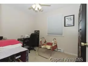 2726 Black Ave, Springfield, IL 62702 photo 10