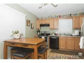 2726 Black Ave, Springfield, IL 62702 photo 4