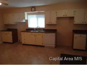 3041 S 13th St, Springfield, IL 62703 photo 5