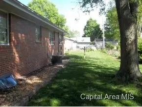 2136 Warwick, Springfield, IL 62704 photo 15