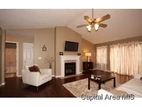 2912 Tanner Rd, Springfield, IL 62702 photo 2
