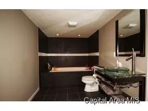 2912 Tanner Rd, Springfield, IL 62702 photo 9