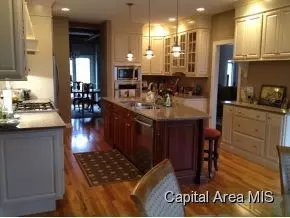 1659 Ruth Pl, Springfield, IL 62704 photo 2