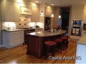 1659 Ruth Pl, Springfield, IL 62704 photo 3