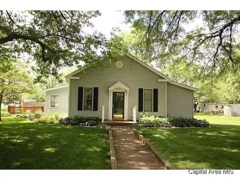 607 N Main, Athens, IL 62613 photo 1