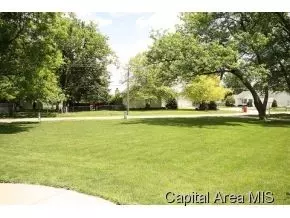 607 N Main, Athens, IL 62613 photo 24