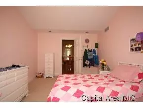 607 N Main, Athens, IL 62613 photo 14