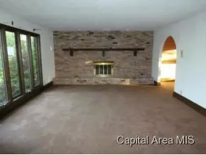8 Shaw Ct, Macon, IL 62544 photo 3