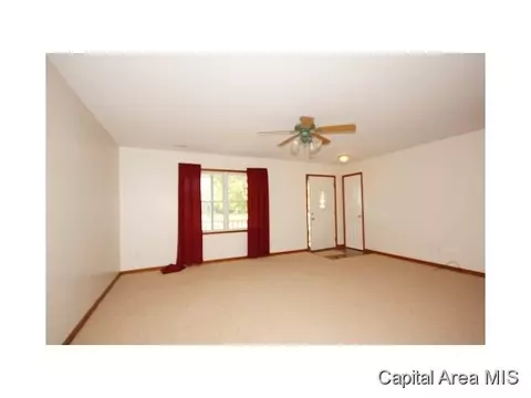 500 E Wineman St, Auburn, IL 62615 photo 14