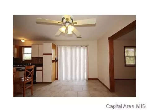 500 E Wineman St, Auburn, IL 62615 photo 5