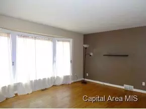 2300 S Pasfield, Springfield, IL 62704 photo 2