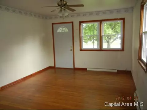 2109 E Ash St, Springfield, IL 62703 photo 2