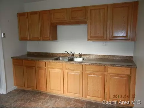 2109 E Ash St, Springfield, IL 62703 photo 3