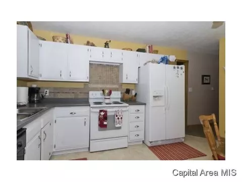 2913 Sherborn, Springfield, IL 62702 photo 2