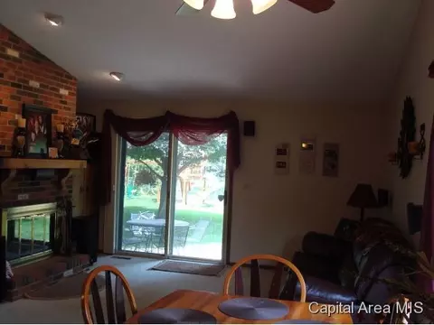 3208 Ellendale Dr, Springfield, IL 62704 photo 6