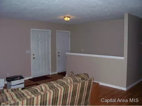 1613 Brenda Ct, Springfield, IL 62702 photo 3