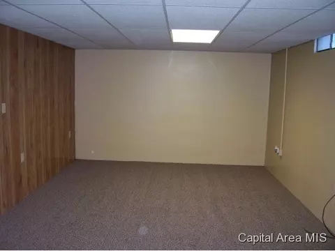 1613 Brenda Ct, Springfield, IL 62702 photo 9