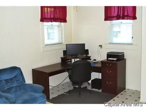 554 W Douglas, Greenview, IL 62642 photo 7