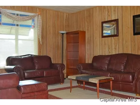 554 W Douglas, Greenview, IL 62642 photo 8