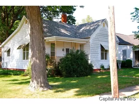 554 W Douglas, Greenview, IL 62642 photo 2