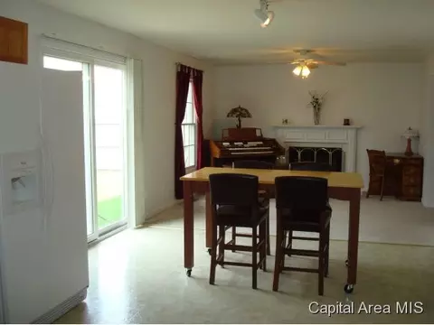 3709 Castle Hill Blvd, Springfield, IL 62712 photo 6