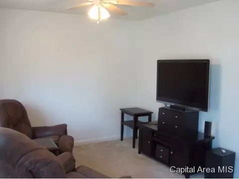 3709 Castle Hill Blvd, Springfield, IL 62712 photo 7