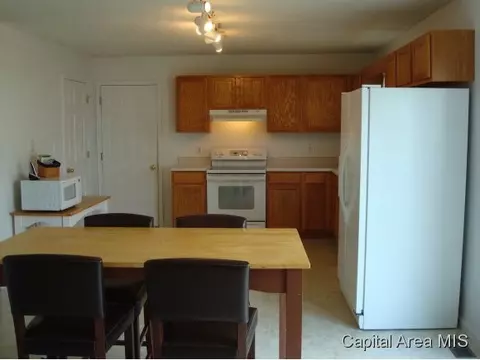 3709 Castle Hill Blvd, Springfield, IL 62712 photo 5
