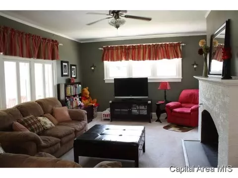 1711 S 4th St, Springfield, IL 62703 photo 4