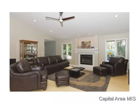 4009 Eagle Wing, Springfield, IL 62711 photo 5