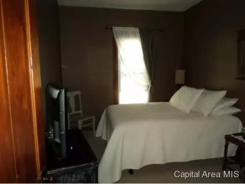 205 Ebony, Thayer, IL 62689 photo 16