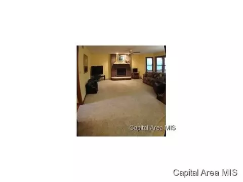 1713 Bent Oak Dr, Springfield, IL 62704 photo 2