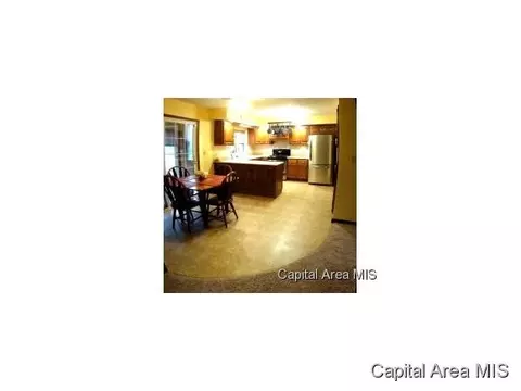 1713 Bent Oak Dr, Springfield, IL 62704 photo 5