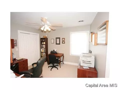 2621 Dickens Dr, Springfield, IL 62711 photo 17